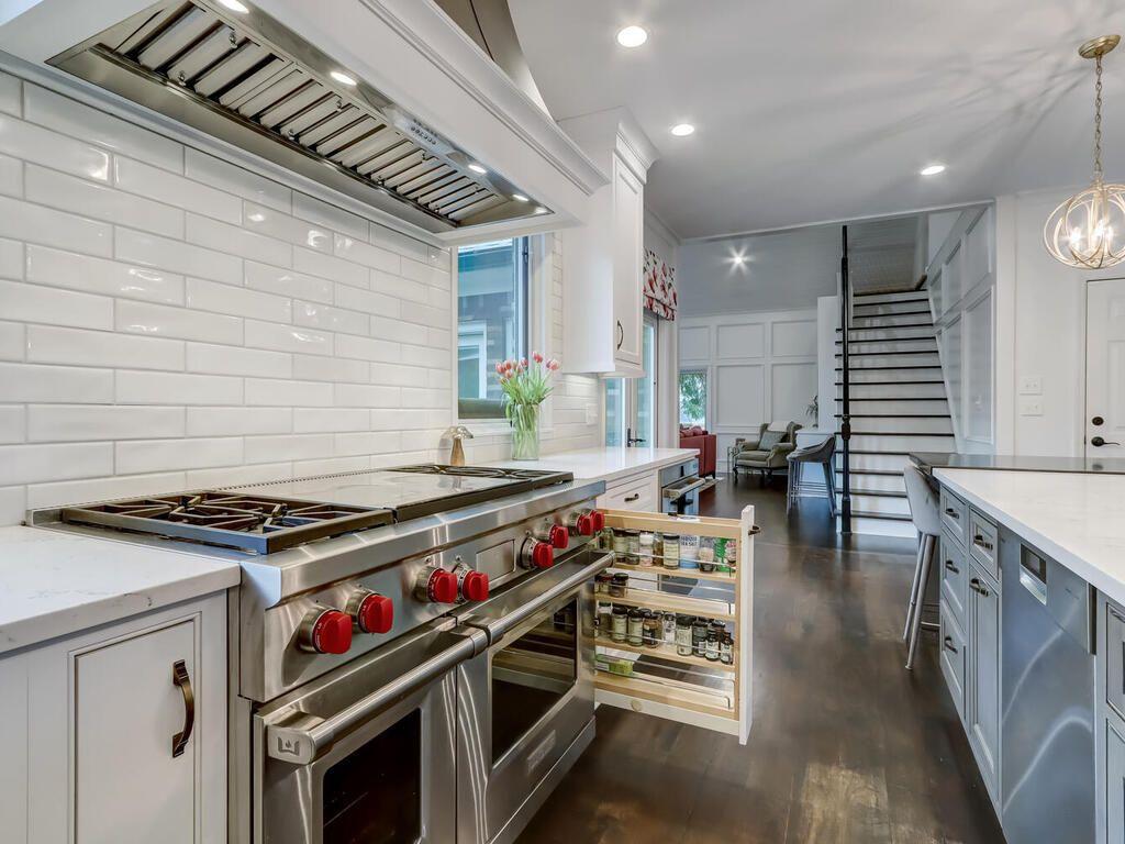 1100 SANTA FE Station