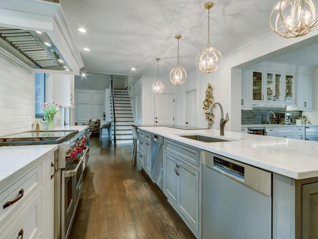 1100 SANTA FE Station