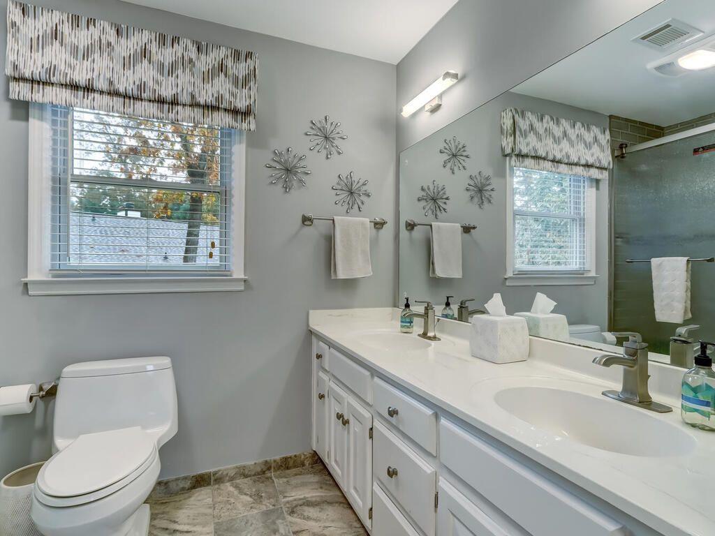 1100 SANTA FE Station