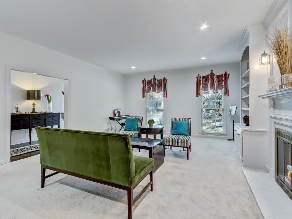 1100 SANTA FE Station