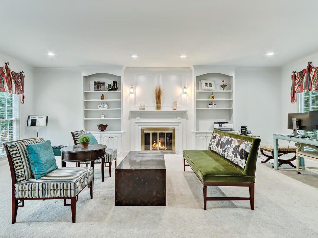 1100 SANTA FE Station