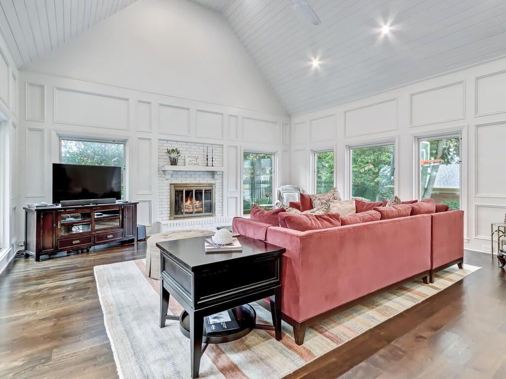 1100 SANTA FE Station