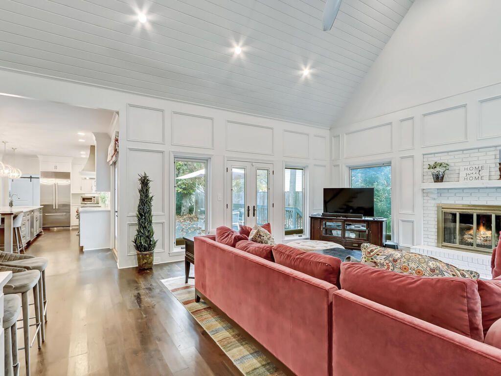 1100 SANTA FE Station