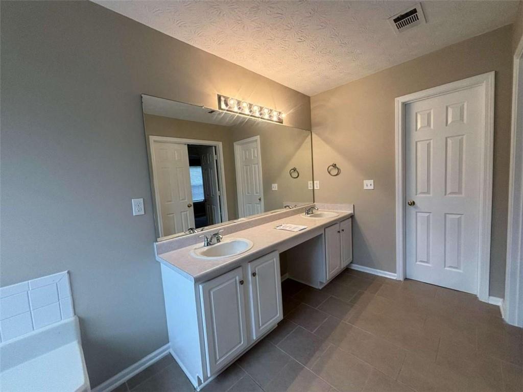 6006 Kingston Wood Way