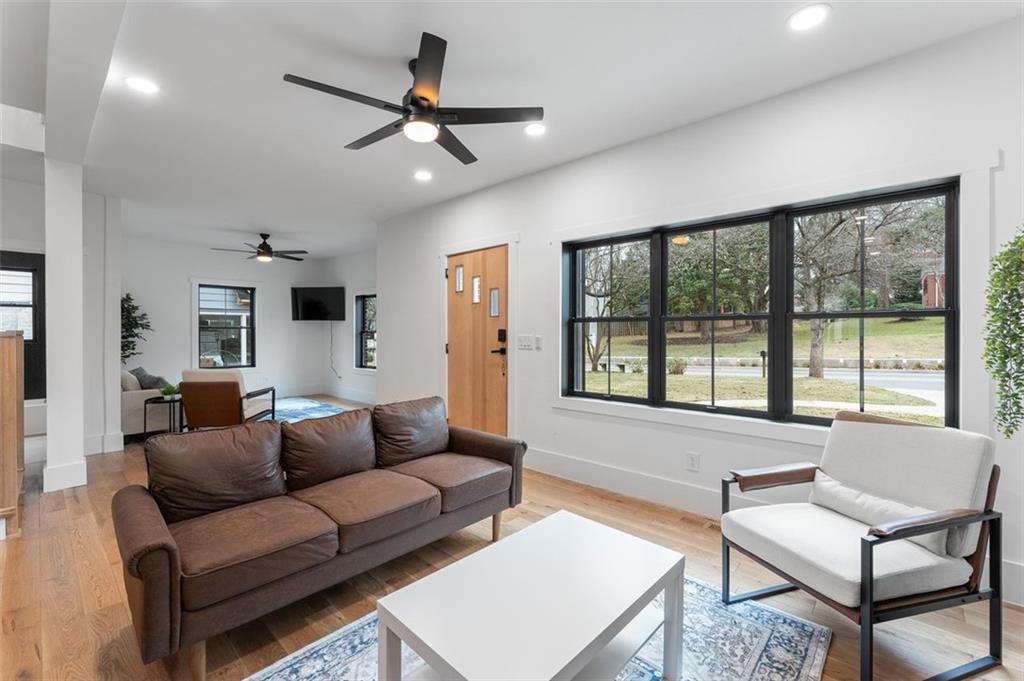 423 S COLUMBIA Drive