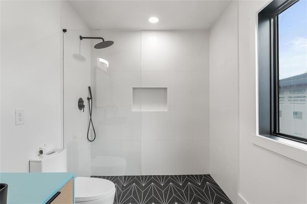 423 S COLUMBIA Drive