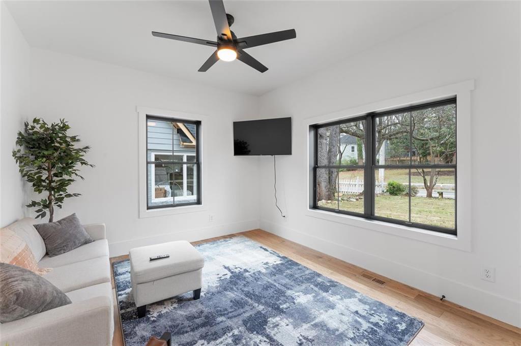 423 S COLUMBIA Drive