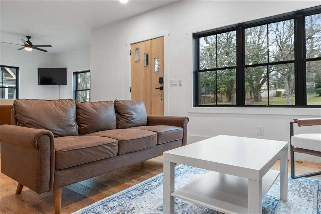 423 S COLUMBIA Drive