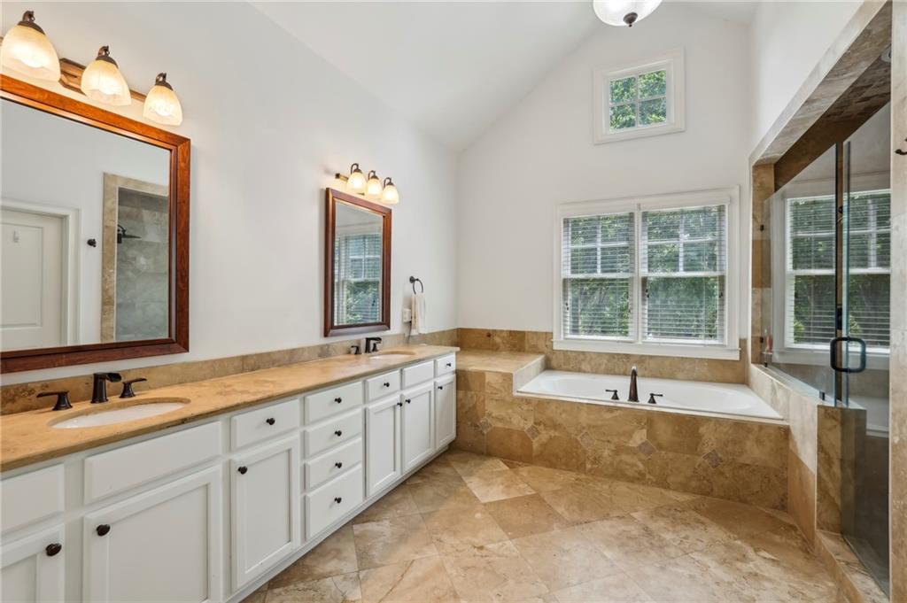 2480 Ellijay Drive NE