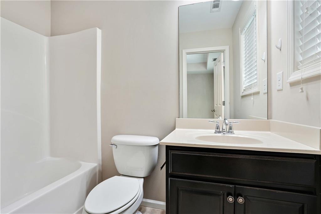 1221 Lavista Road NE