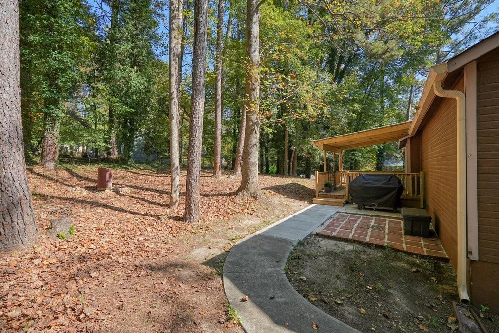 2262 Bayswater Drive NW