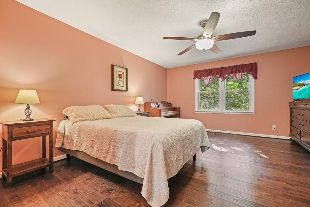 2262 Bayswater Drive NW