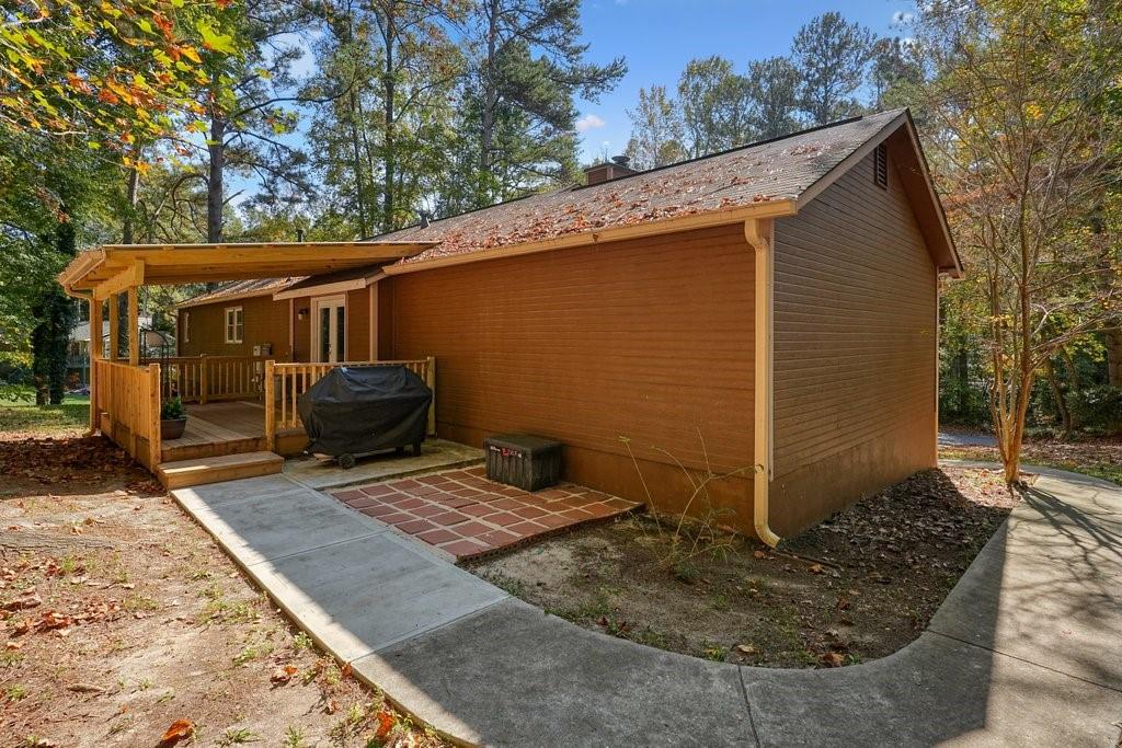 2262 Bayswater Drive NW