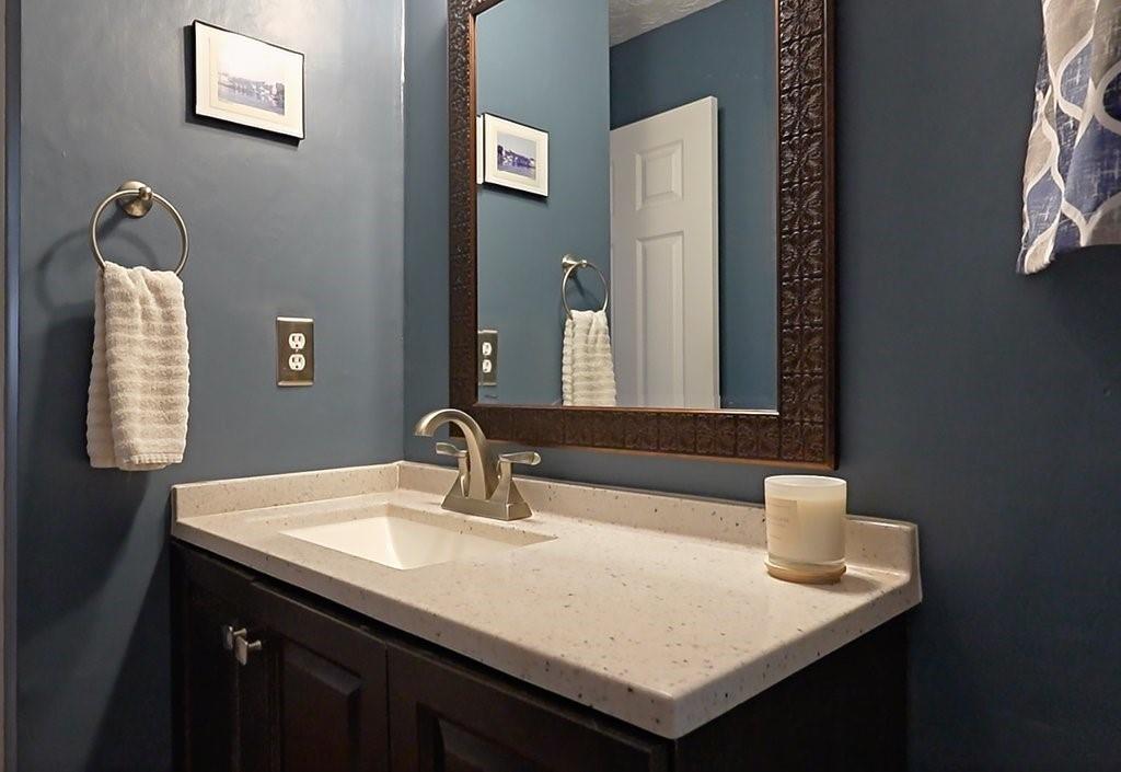 2262 Bayswater Drive NW