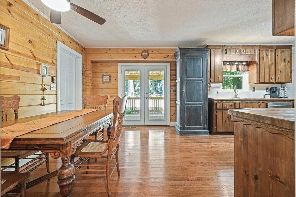 2262 Bayswater Drive NW