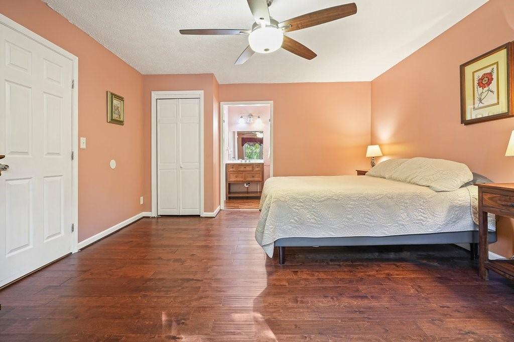 2262 Bayswater Drive NW