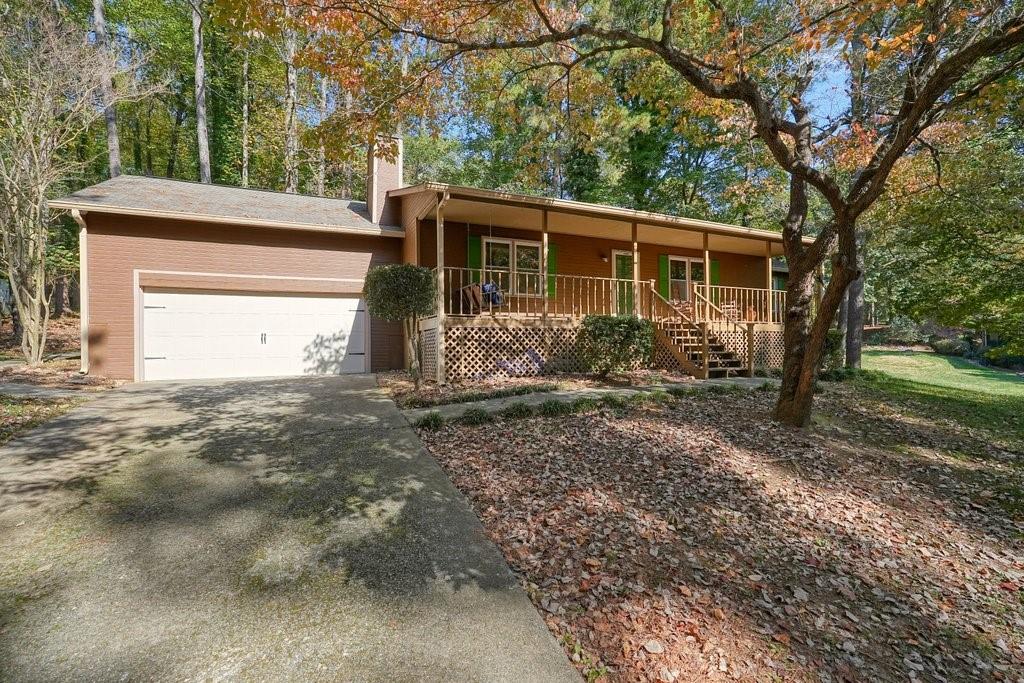 2262 Bayswater Drive NW