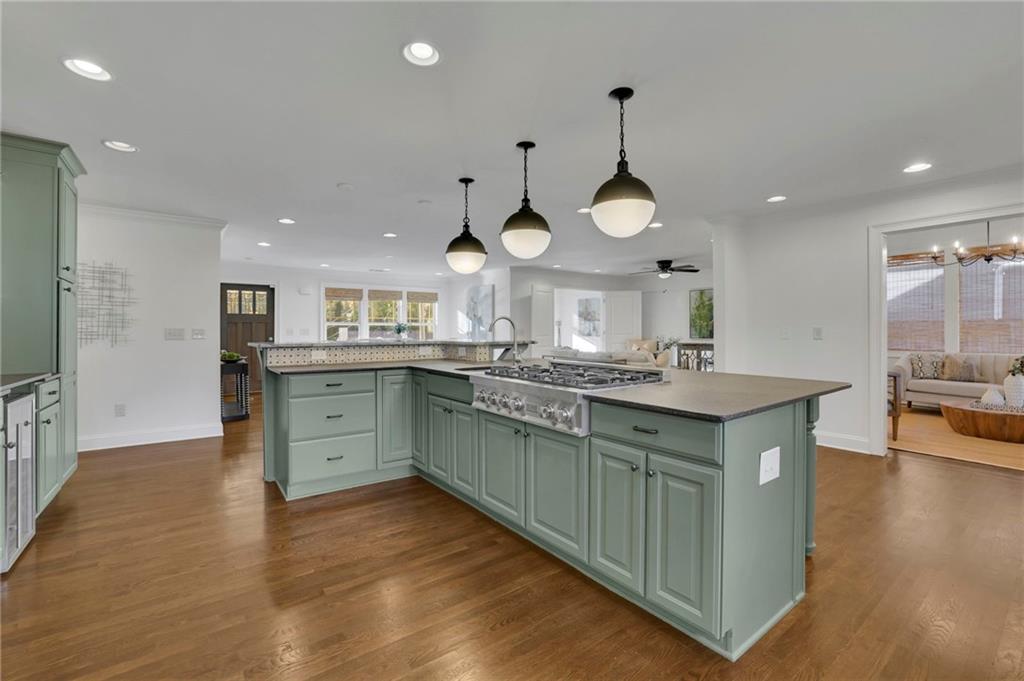 2989 Parkridge Drive NE