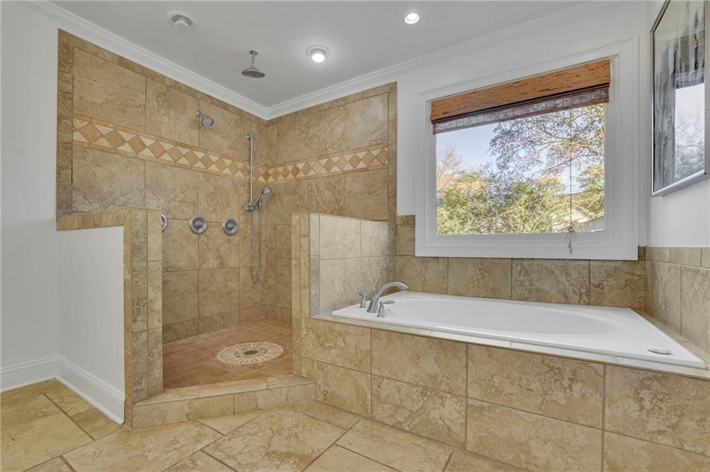 2989 Parkridge Drive NE