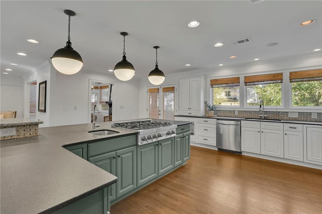 2989 Parkridge Drive NE