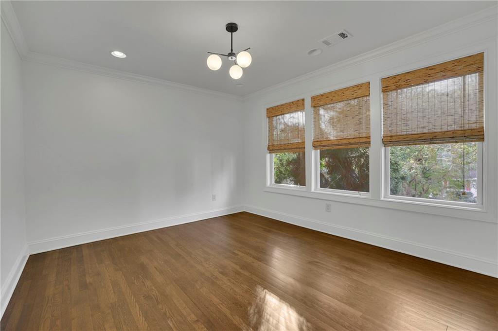 2989 Parkridge Drive NE