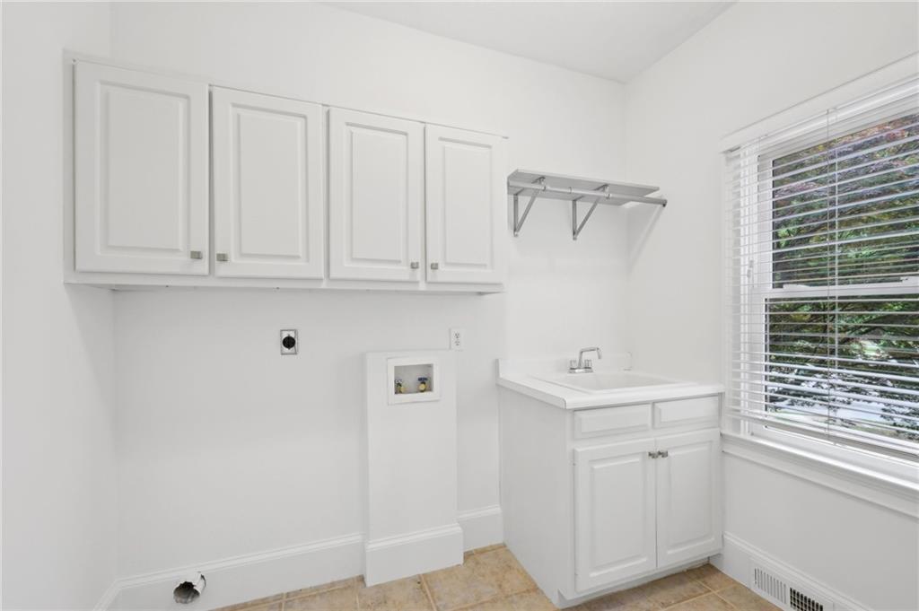 230 Summerhouse Lane