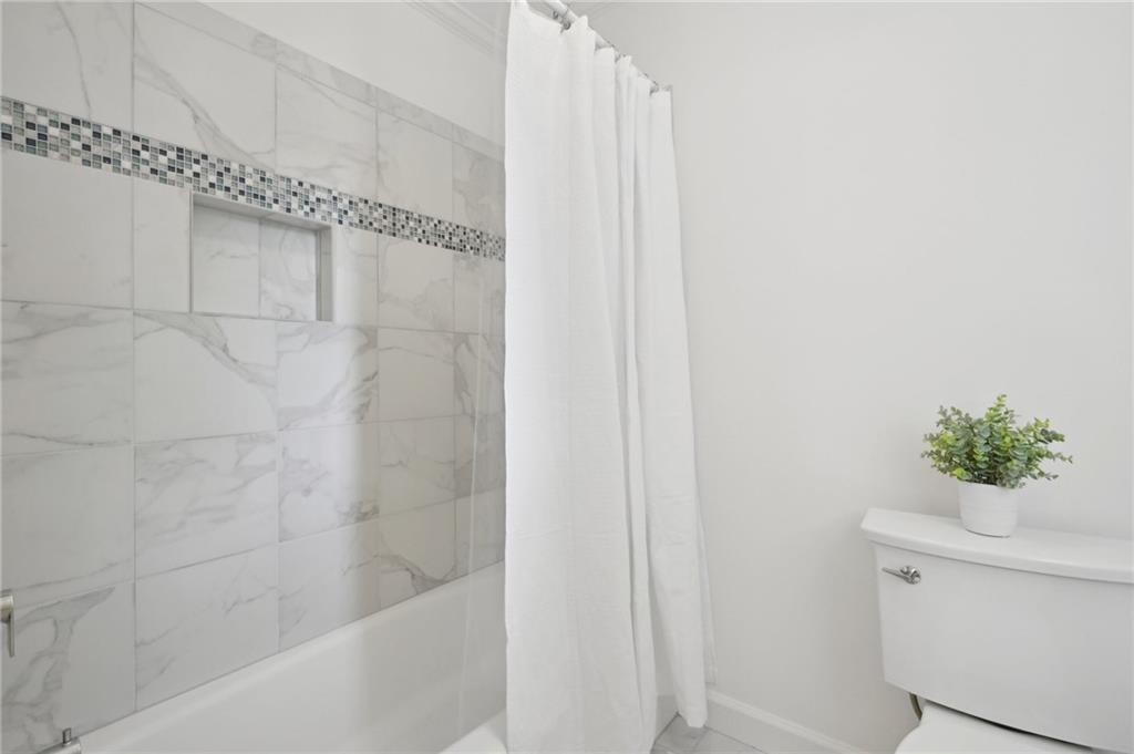 230 Summerhouse Lane