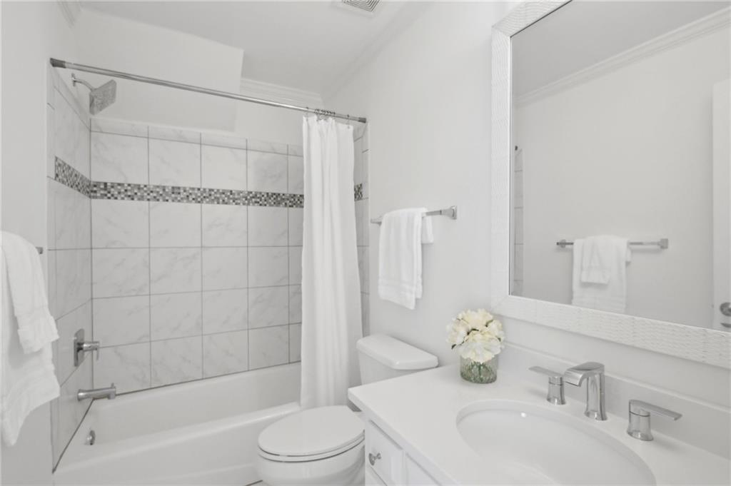 230 Summerhouse Lane