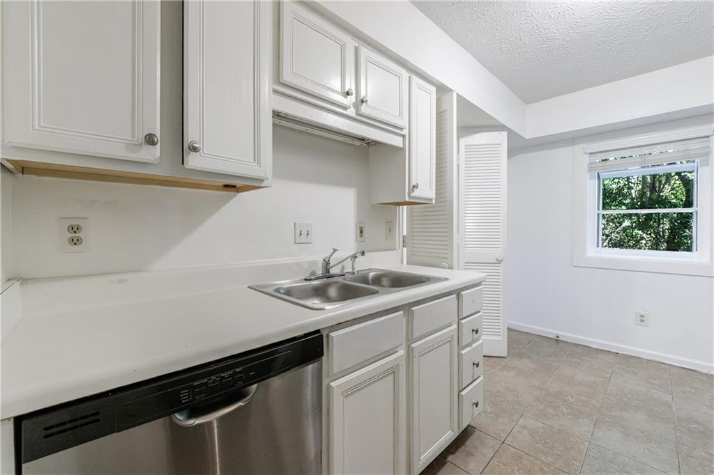 838 Lake Hollow Boulevard SW