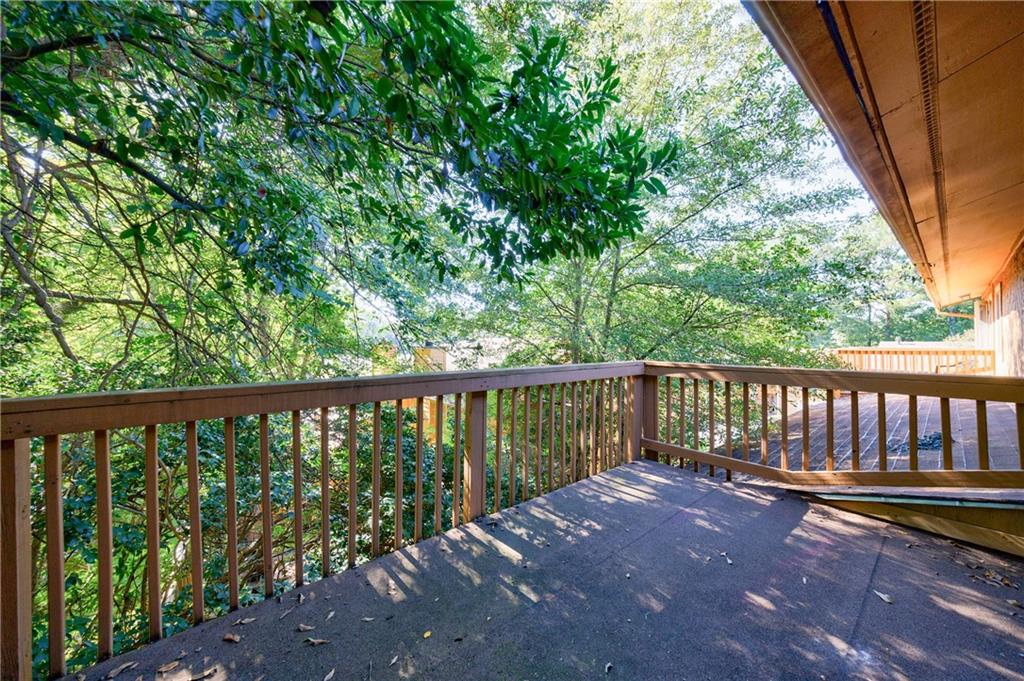 838 Lake Hollow Boulevard SW