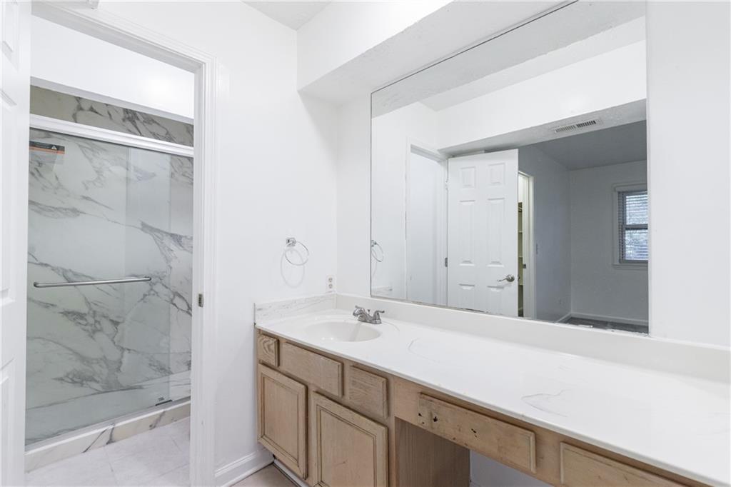 838 Lake Hollow Boulevard SW