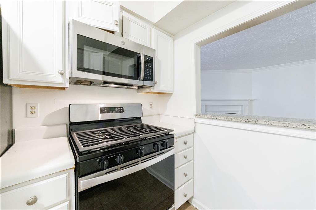 838 Lake Hollow Boulevard SW