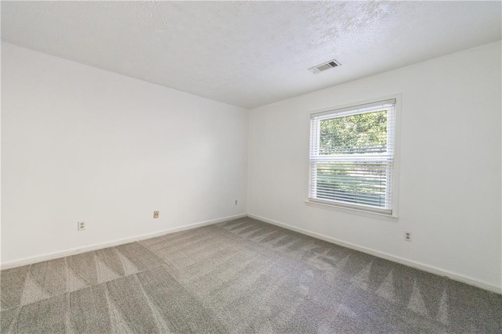 838 Lake Hollow Boulevard SW