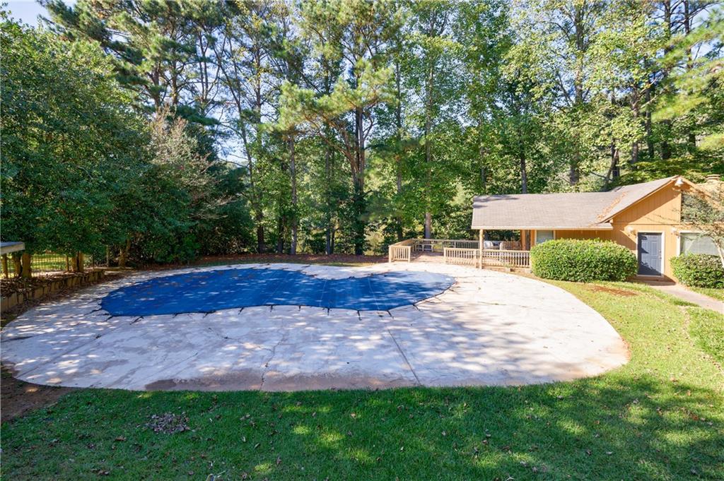 838 Lake Hollow Boulevard SW