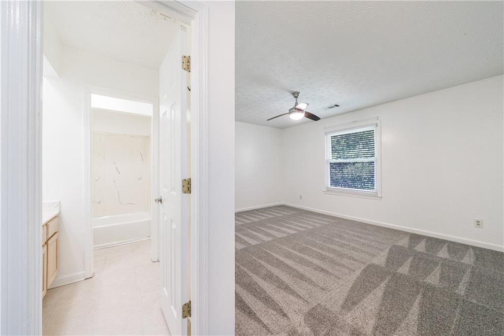 838 Lake Hollow Boulevard SW