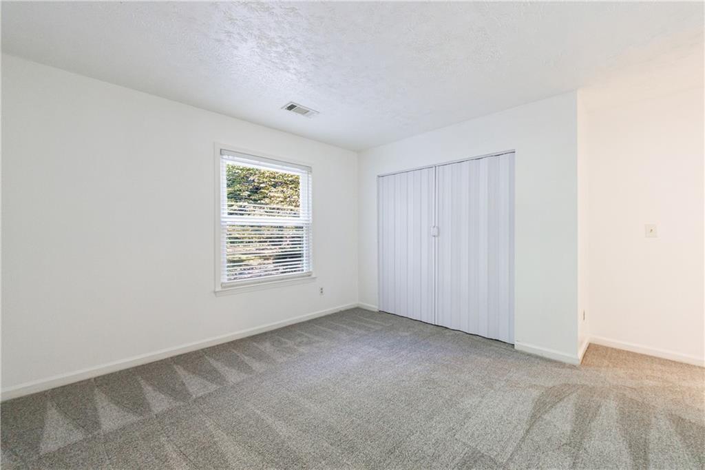 838 Lake Hollow Boulevard SW