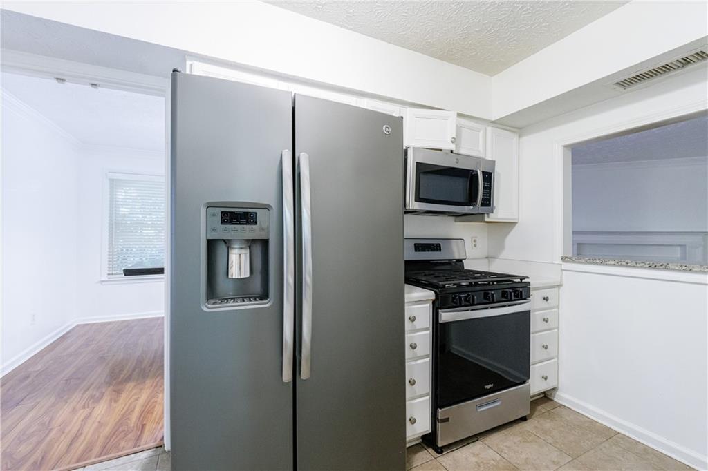 838 Lake Hollow Boulevard SW