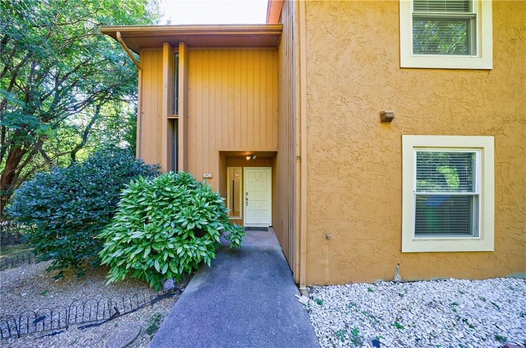 838 Lake Hollow Boulevard SW