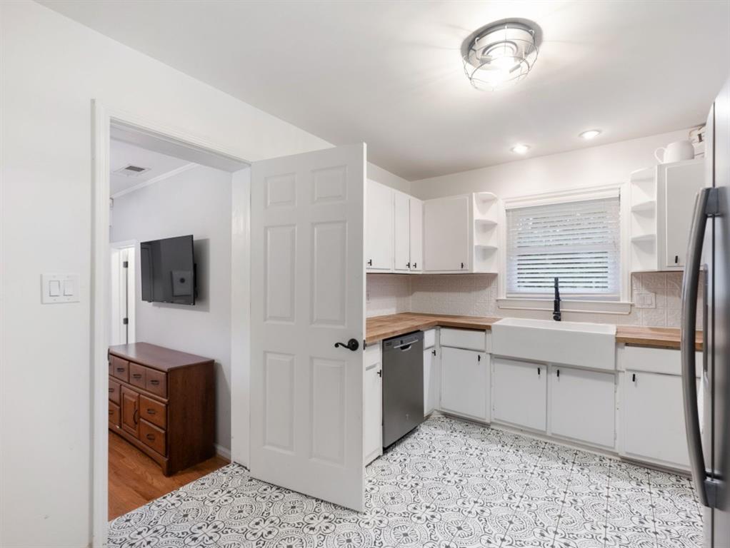 3724 Crestview Drive SE