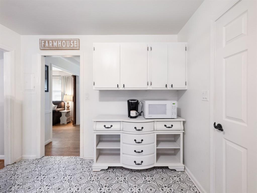 3724 Crestview Drive SE