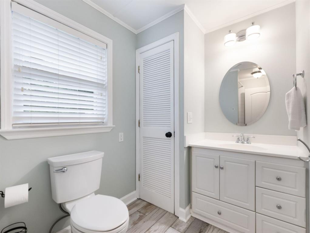 3724 Crestview Drive SE