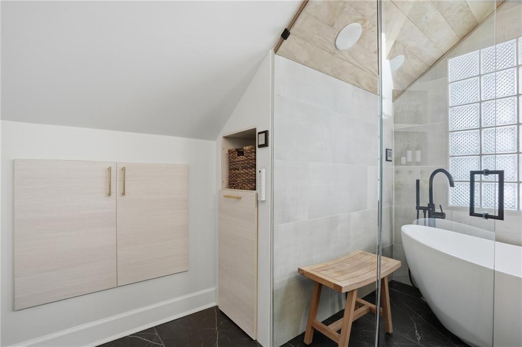 1452 North Avenue NE