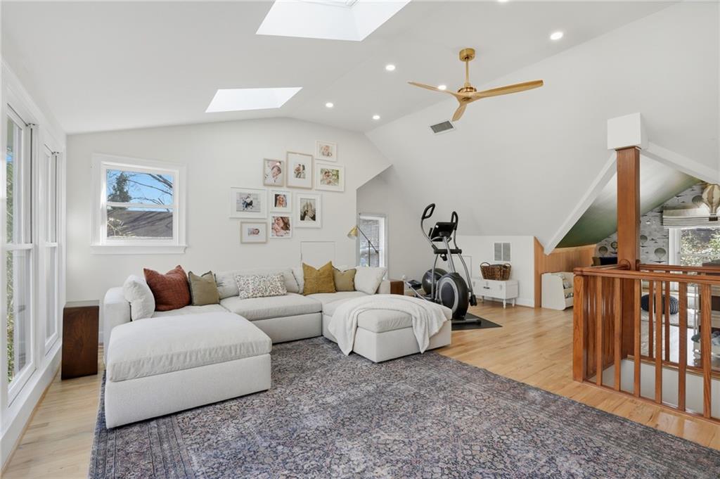 1452 North Avenue NE