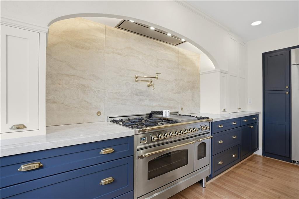 1452 North Avenue NE