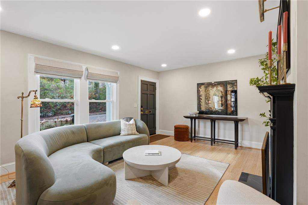 1452 North Avenue NE