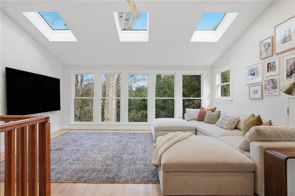 1452 North Avenue NE