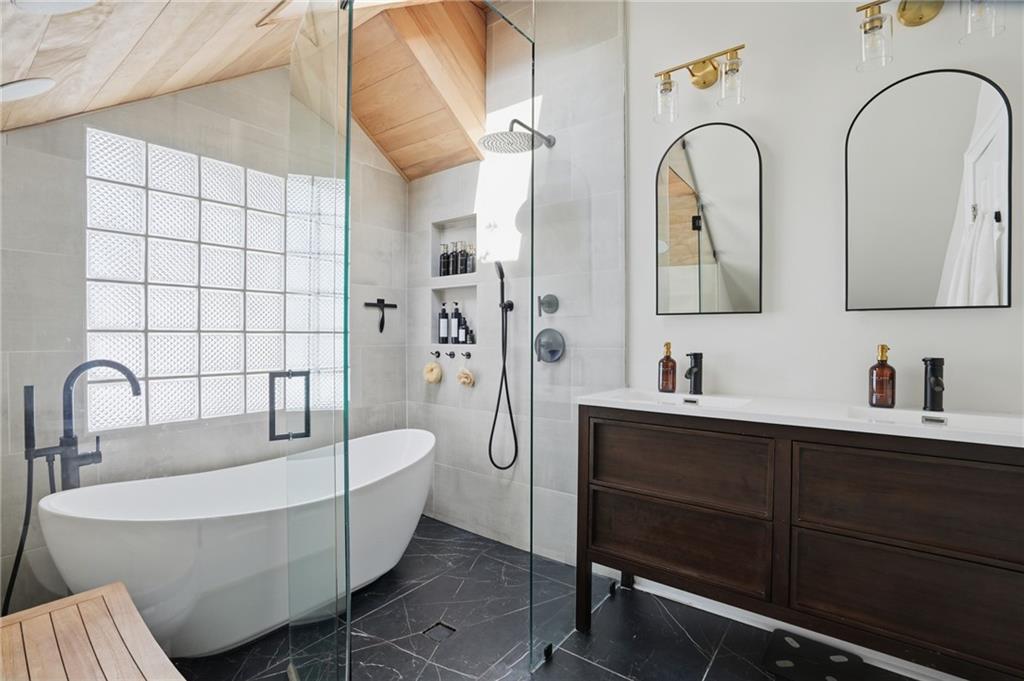 1452 North Avenue NE