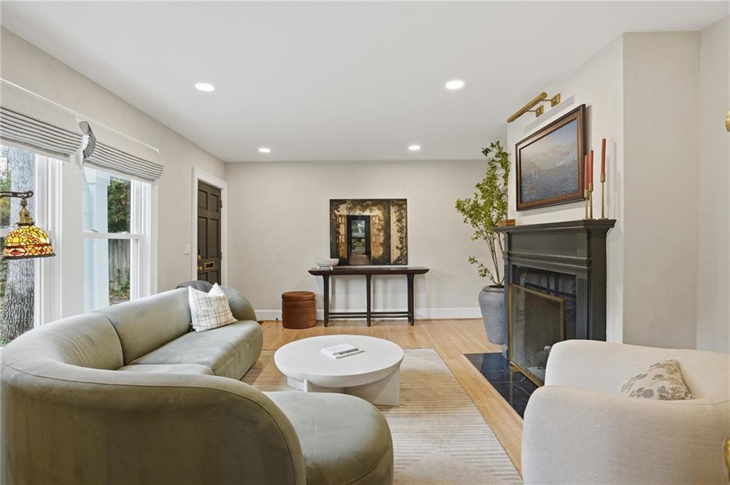 1452 North Avenue NE