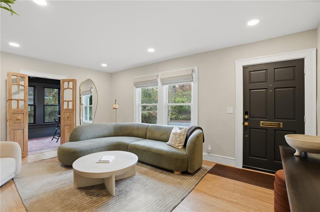 1452 North Avenue NE