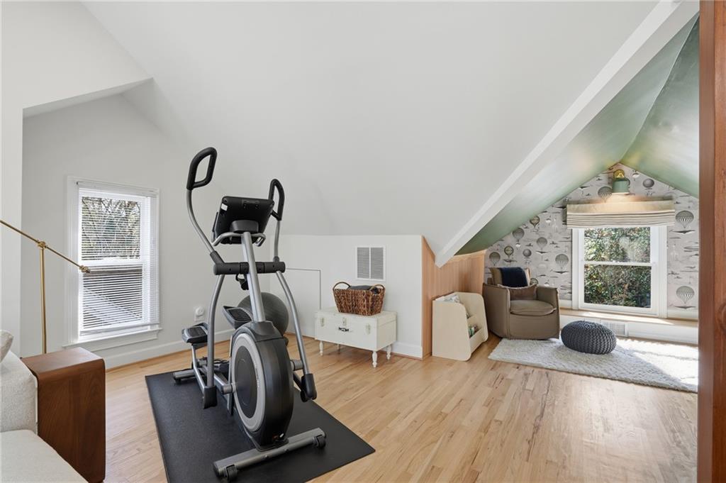 1452 North Avenue NE